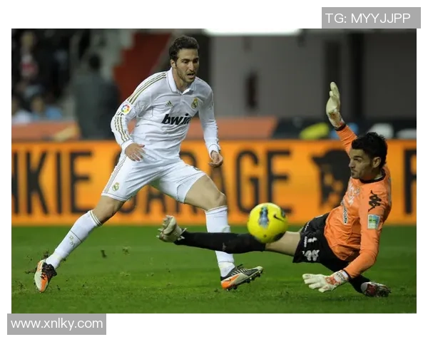 希洪竞技与皇家社会的激烈对决揭示西甲联赛新动态与球队实力对比