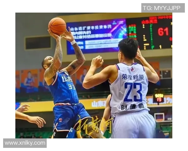 南京篮球队与重庆篮球队的速度较量赛后分析与战术反思