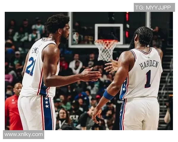 篮网与76人对决分析：战术布局与球员表现的深度剖析